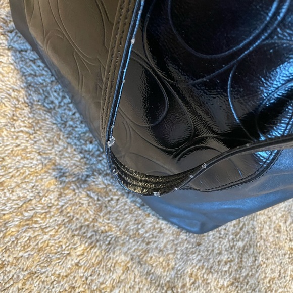 Coach - Picture 2 of 8